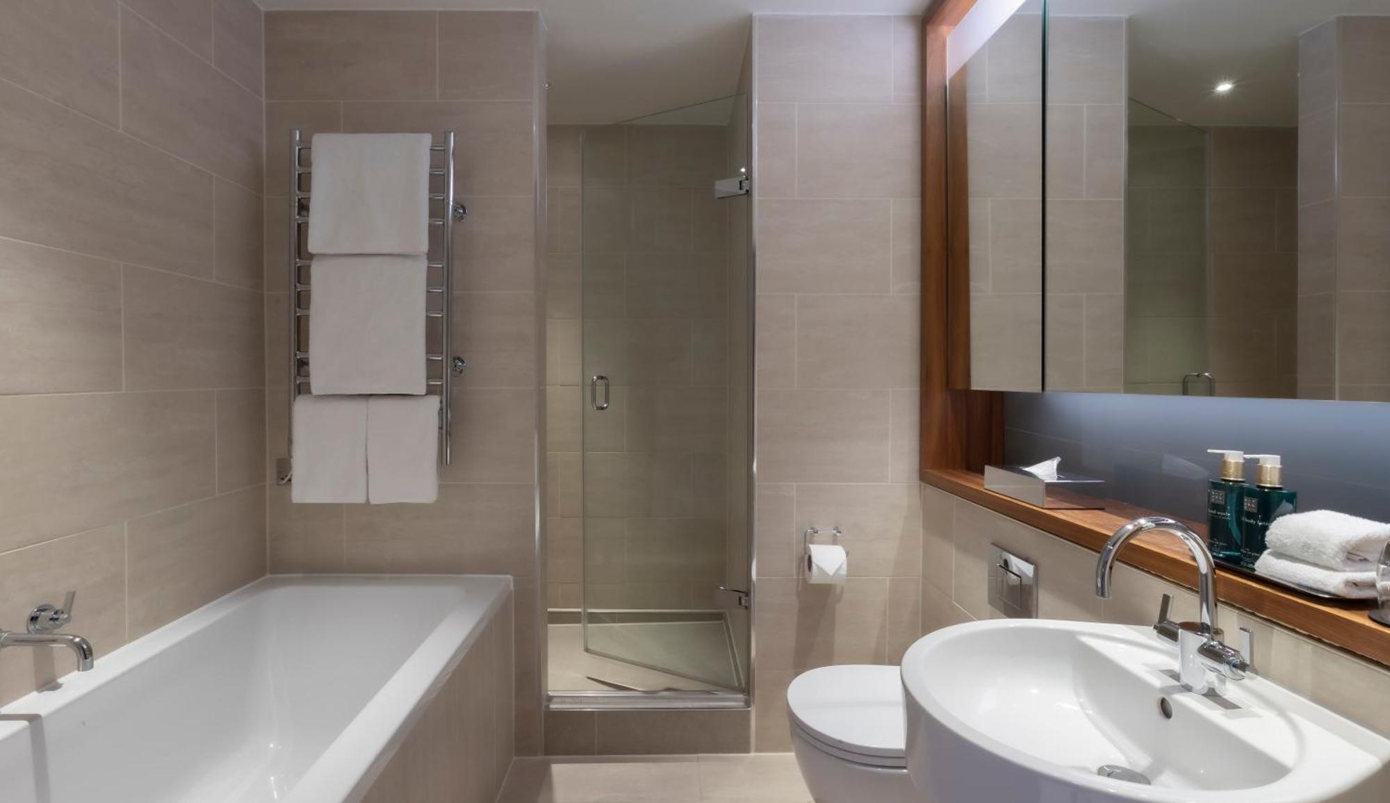 Clayton Hotel London Wall Bagian luar foto